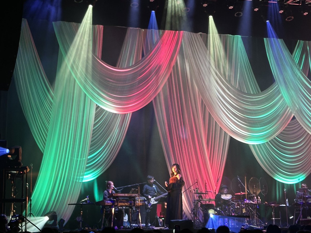 NoBooking's tweet photo. ELAIZA LIVE 2026 “GENTLE” @Stellar Ball.

お好きなように楽しんで、っていう雰囲気が心地よい。

カバー曲を4曲も入れてくれたのも嬉しかった。

#elaiza https://t.co/3WndRjLUgp