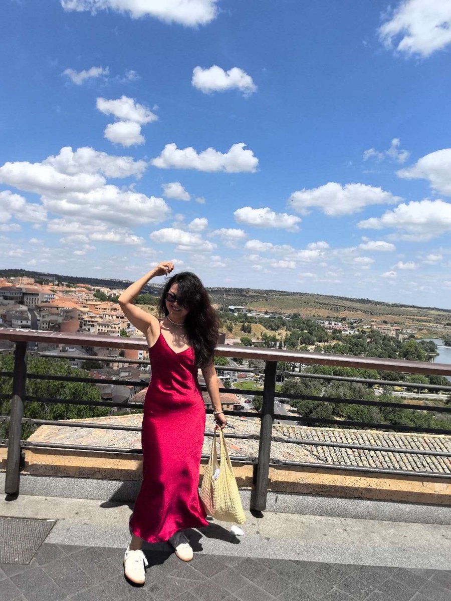 Freda202212's tweet photo. Toledo, Porto, Ronda, Valencia, Granada, Lisboa.
So many cities, so many little whispers of warmth.
Each a tender spark, a gentle, positive vibe.
All for me. All happy. [庆祝]Pure, joyful me. https://t.co/2Vu2LPEcfr
