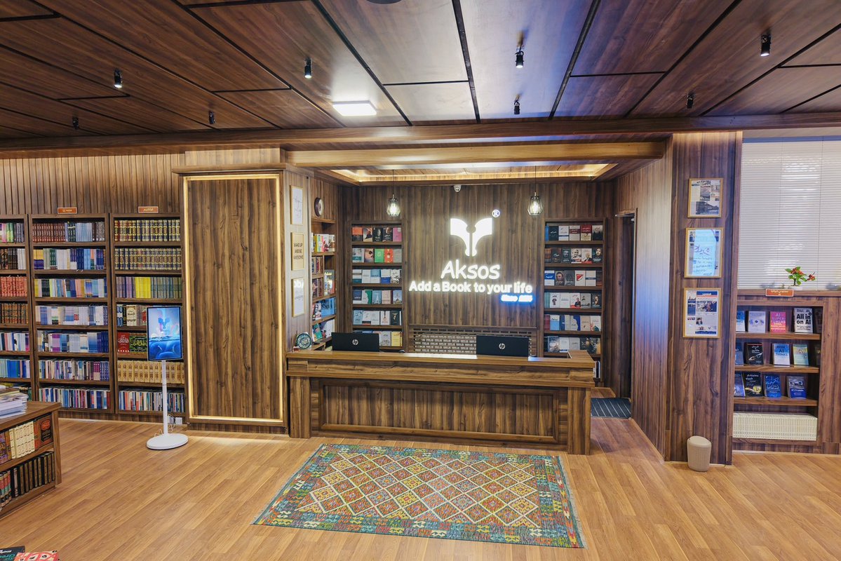 Aksos Book Store tweet media