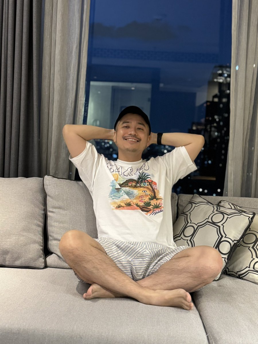 RuneZellweger's tweet photo. 2枚目AV導入のインタビュー答えるノンケ感あるな。 https://t.co/aaj6SwZYm6