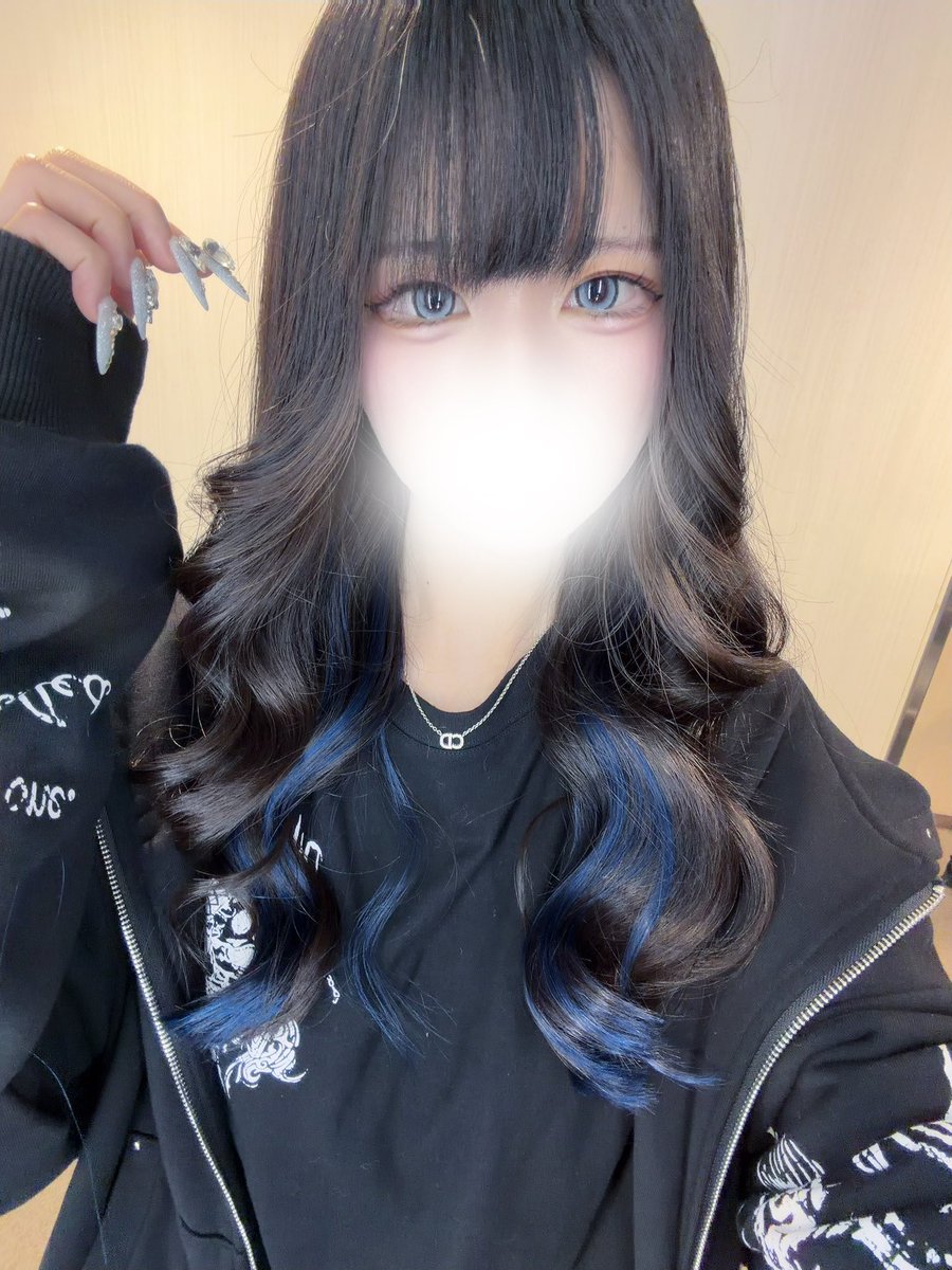 あじじ tweet media