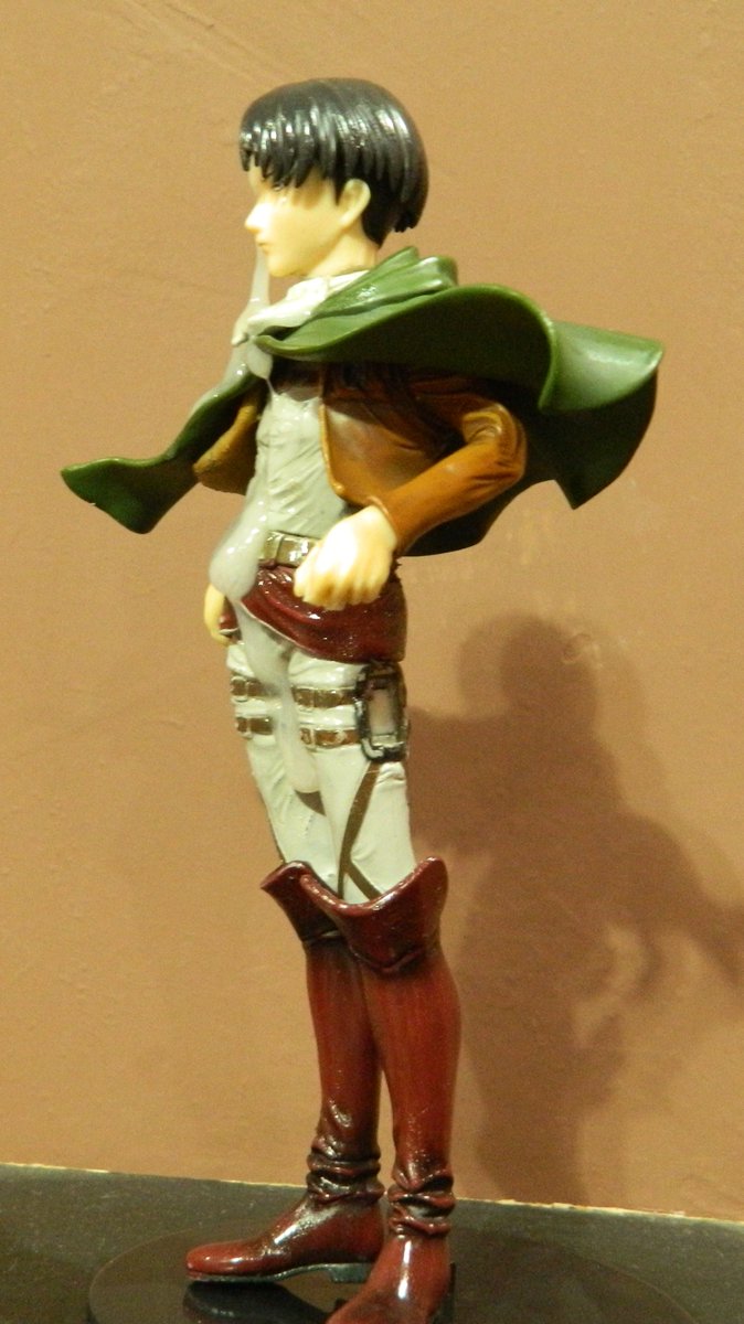 mubkkake's tweet photo. Levi  Ackerman Attack on titan  figure bukkake,  session 1 https://t.co/UjJxtHu5Qe