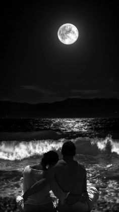 JohnRam96236973's tweet image. If you are the #moon that rules my night,
Then I am the #sky that holds your #light.