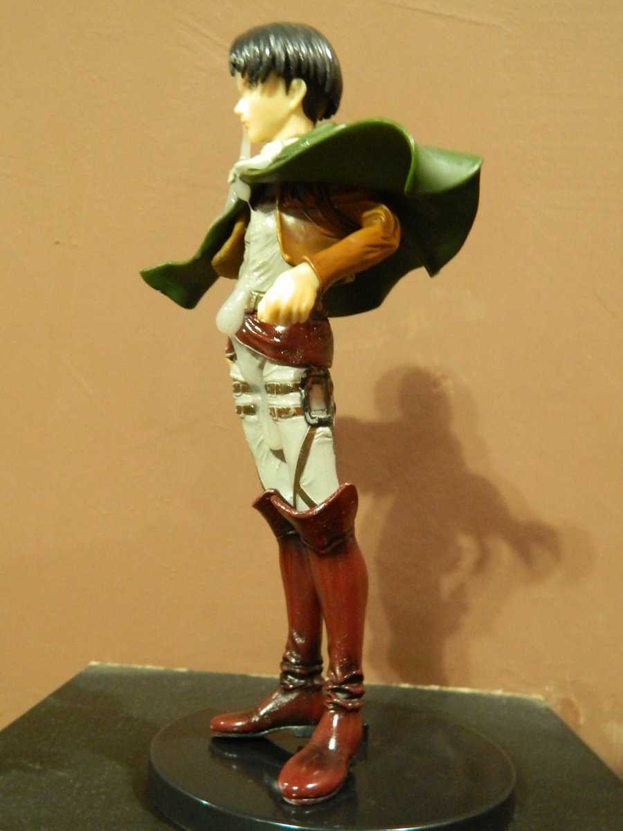 mubkkake's tweet photo. Levi  Ackerman Attack on titan  figure bukkake,  session 1 https://t.co/UjJxtHu5Qe