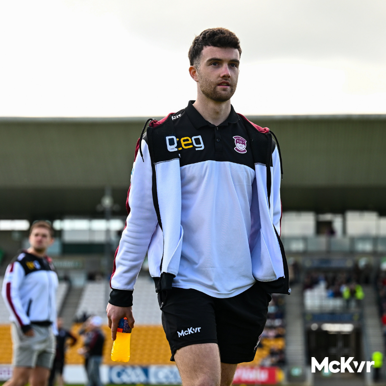 McKvr_Sports's tweet image. Ready for Battle.
Best of luck to Westmeath in tomorrows Leinster semi-final vs Kildare🔥

Shop Now at ow.ly/EMQy50YMqI0
📸 Ben McShane - Sportsfile

#McKvr #OwnEveryBattle #Teamwear #WestmeathGAA