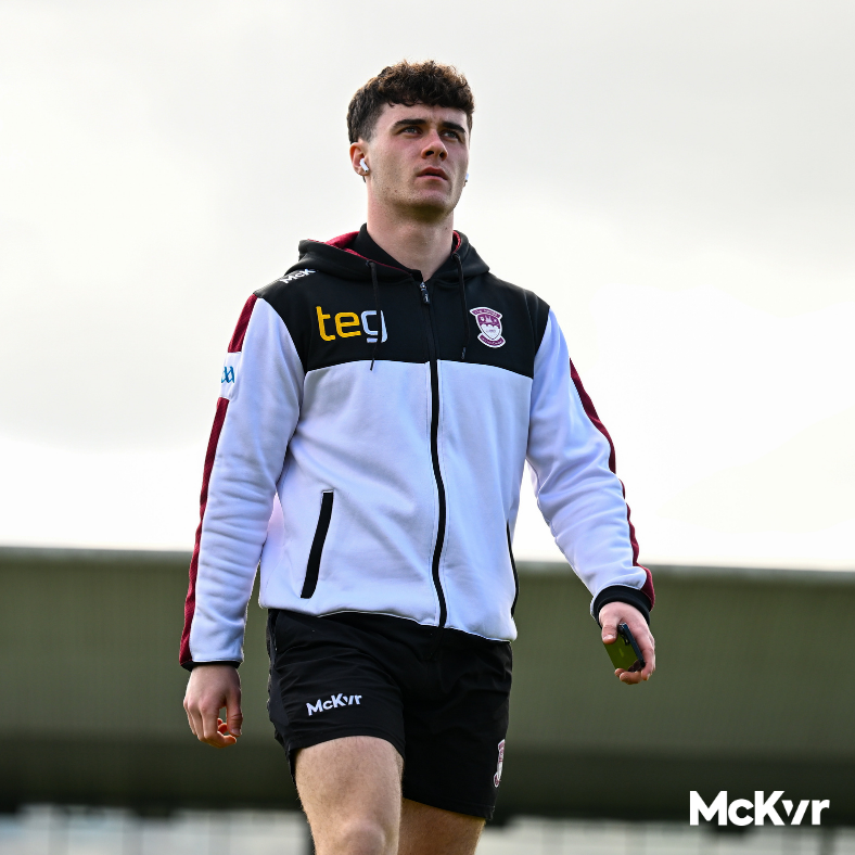 McKvr_Sports's tweet image. Ready for Battle.
Best of luck to Westmeath in tomorrows Leinster semi-final vs Kildare🔥

Shop Now at ow.ly/EMQy50YMqI0
📸 Ben McShane - Sportsfile

#McKvr #OwnEveryBattle #Teamwear #WestmeathGAA