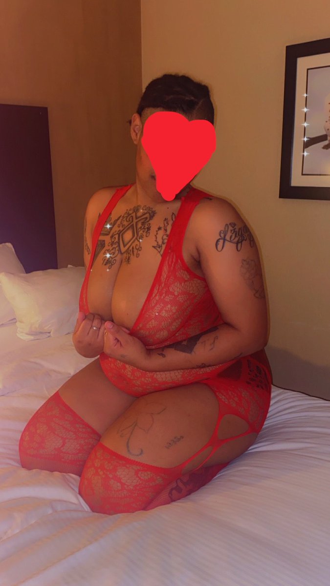 Goddess_L3gacy's tweet photo. Photoshoots, meet and greets, and fun all week at the end of the month for the Orlando Trip!! Dm me for info if you want to come through! Girls and Guys! Deposit fee is required! https://t.co/aeG1zLvwDq