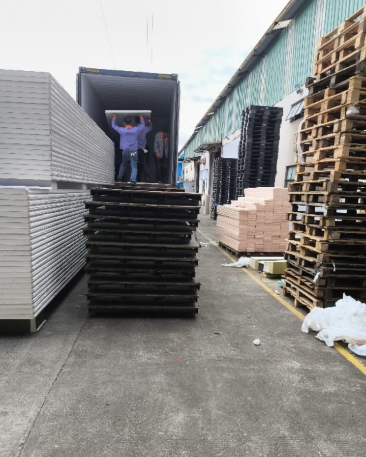 zon74322's tweet image. Order fulfilled! Our high-quality insulation panels are packed and ready to ship to your project site. Fast, reliable delivery guaranteed.
#ShippingToday #BuildingMaterials #SupplyChain