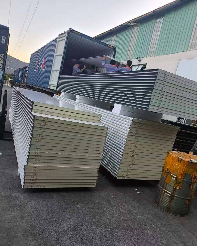zon74322's tweet image. Order fulfilled! Our high-quality insulation panels are packed and ready to ship to your project site. Fast, reliable delivery guaranteed.
#ShippingToday #BuildingMaterials #SupplyChain
