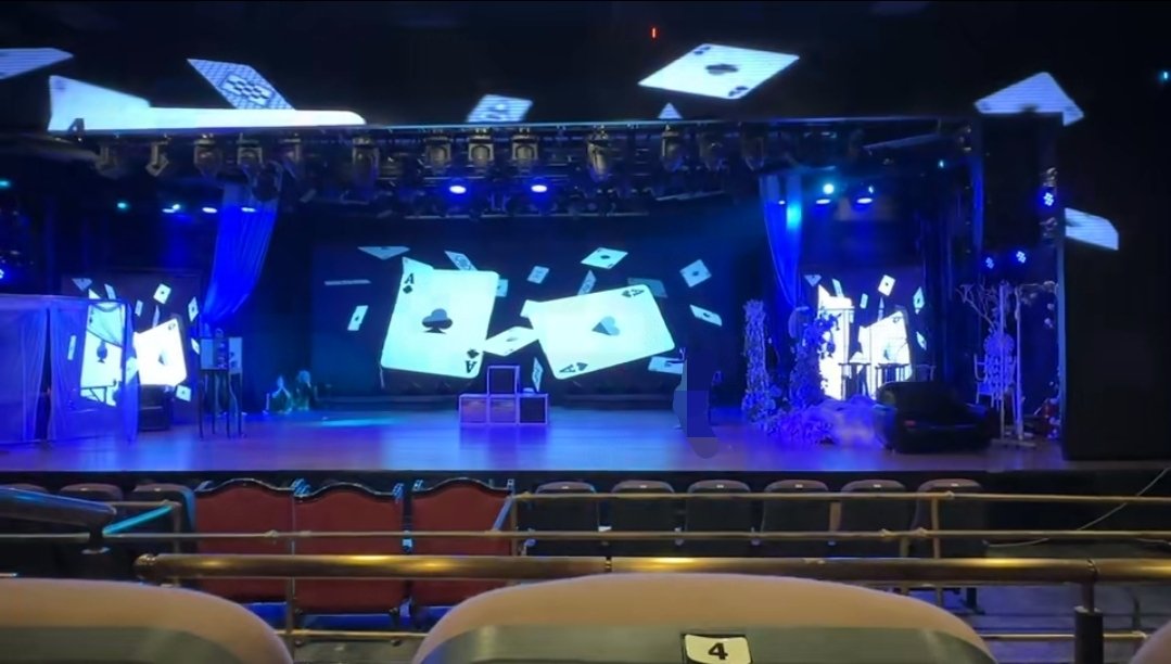 kira7520's tweet photo. @NamtanTipnaree workwork！performing now..🫡 https://t.co/LEXAiR3VDK