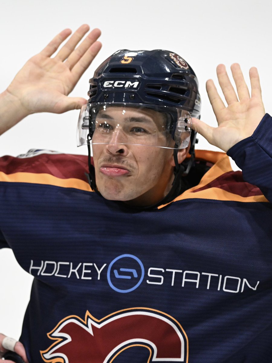 flamesicehockey's tweet image. How we all feeling today Flames family? 🔥

#Guildford | #FlamesIHC | #IceHockey