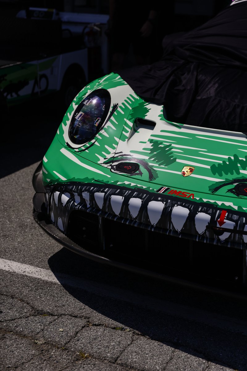 Customer_Racing's tweet image. Say hello to Sketchy! ✏️ @AORacingUSA's dinosaur #Porsche911GT3R has a special retro-themed look at this weekend's @IMSA round at @WeatherTechRcwy, revisiting the moments before the iconic Rexy livery was born back in 2023. 🦖 #PorscheCustomerRacing #Porsche