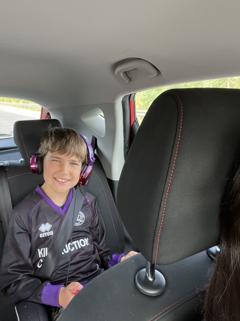 weezygem's tweet photo. @QPR On our way 💙🤍 https://t.co/wIh57vReQX