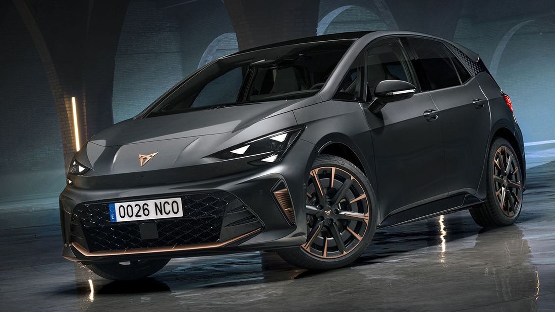 foroelectricos's tweet image. 🚀 SEAT y CUPRA remontan el vuelo en 2026.

✅ El Tavascan se libra de los aranceles tras el acuerdo con Bruselas.
✅ El beneficio operativo sube a 43M€.
⚡ El nuevo CUPRA Raval ya está aquí por ~26.000€.

¡La ofensiva eléctrica española coge ritmo! 🇪🇸🔋 #CUPRA #SEAT #Mobility