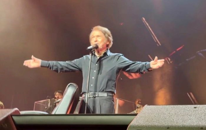 GRAN NOCHE de <a href="/RAPHAELartista/">𝗥𝗔𝗣𝗛𝗔𝗘𝗟</a> en Nueva York, Beacon Teatre.
my-raphael.com/news/4487/71/3…