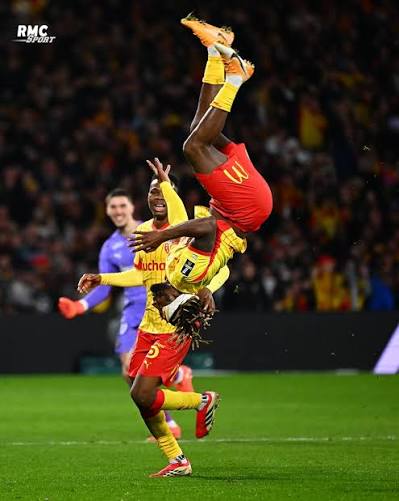 AureLens7's tweet photo. Jour de salto d'Allan Saint-Maximin https://t.co/VHugPpEIq4