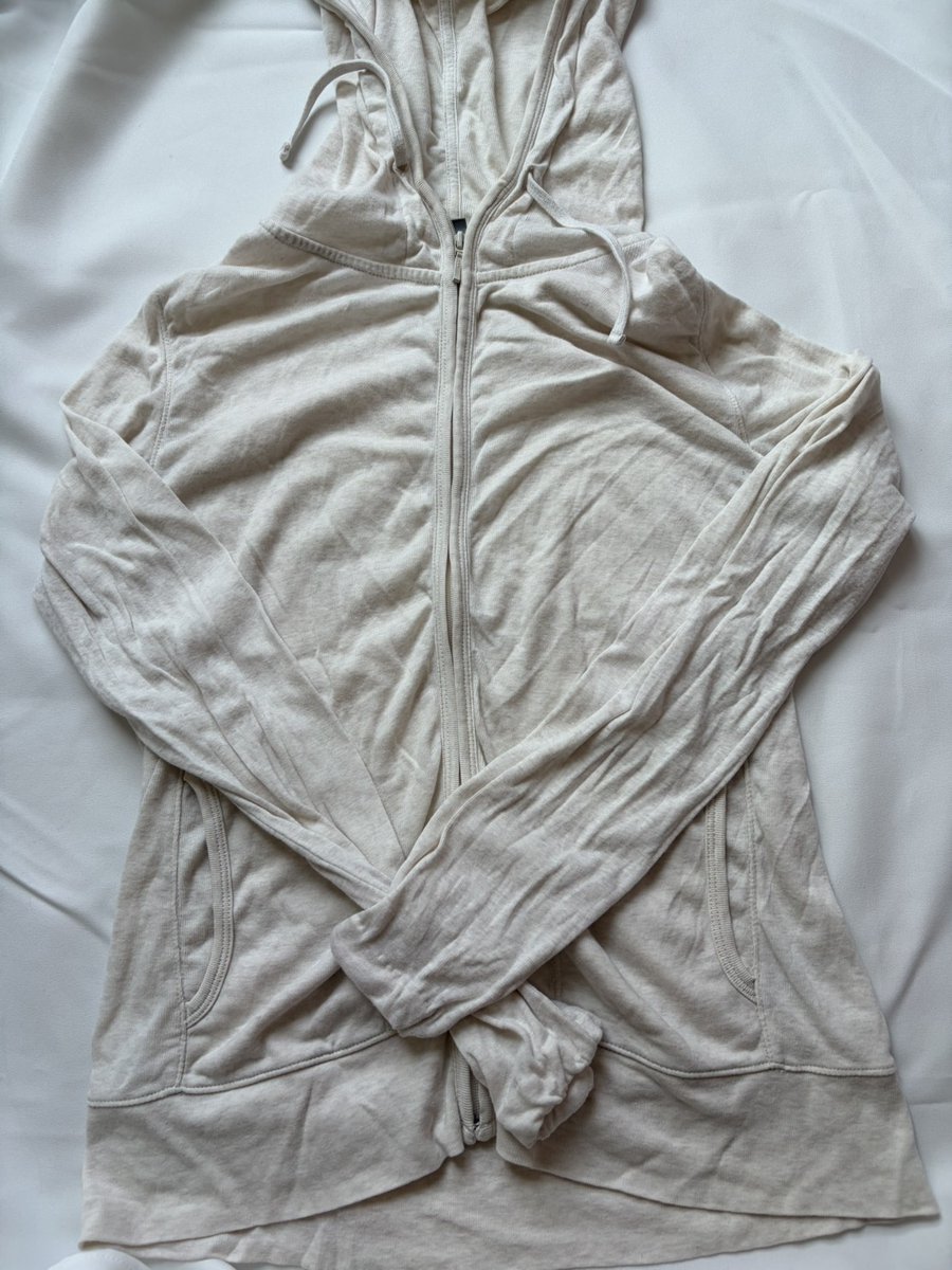 mmuu2mi's tweet photo. เสื้อคลุม uniqlo made in china size s
ราคา 59 บาท
#ส่งต่อเสื้อผ้า #ส่งต่อเสื้อผ้ามือสอง #โล๊ะตู้ #ส่งต่อ #โล๊ะตู้เสื้อผ้า #เสื้อมือสองสภาพดี https://t.co/eb7cROq0od