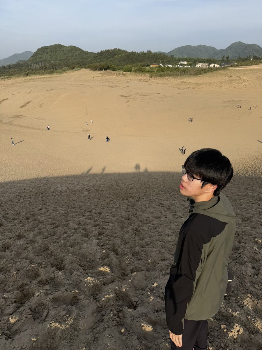 dq_ks's tweet photo. 息子のリクエストで鳥取砂丘まで🐪
湖西から9時間かかった...
GW恐るべし🥲 https://t.co/6DgJKRV1kG