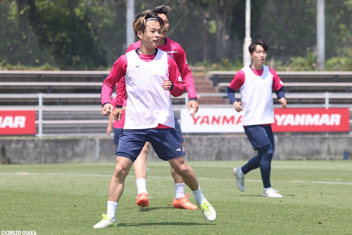 アビスパ福岡　練習着　ピステ　GK用 🌸Traning Photo🌸 明日はホームで #アビスパ福岡 を迎え撃ちます