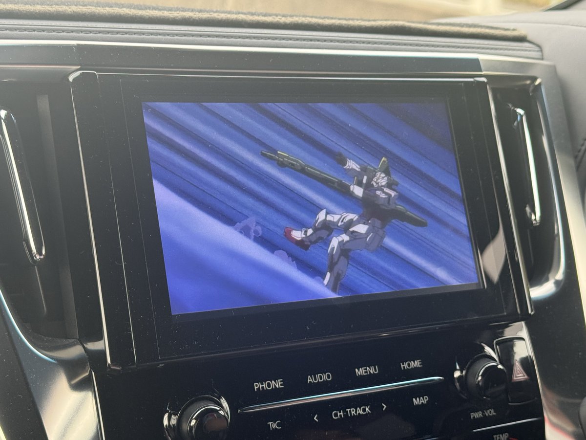 タケソン tweet media