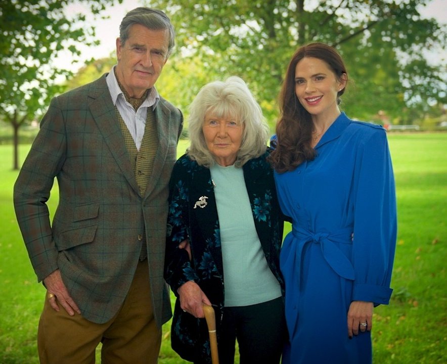 HayleyAtwell_CN's tweet photo. A hd photo with Dame Jilly Cooper, Rupert Everett and hd behind the scenes video.
#HayleyAtwell #Rivals #HelenGordon https://t.co/xkw68OvJQG