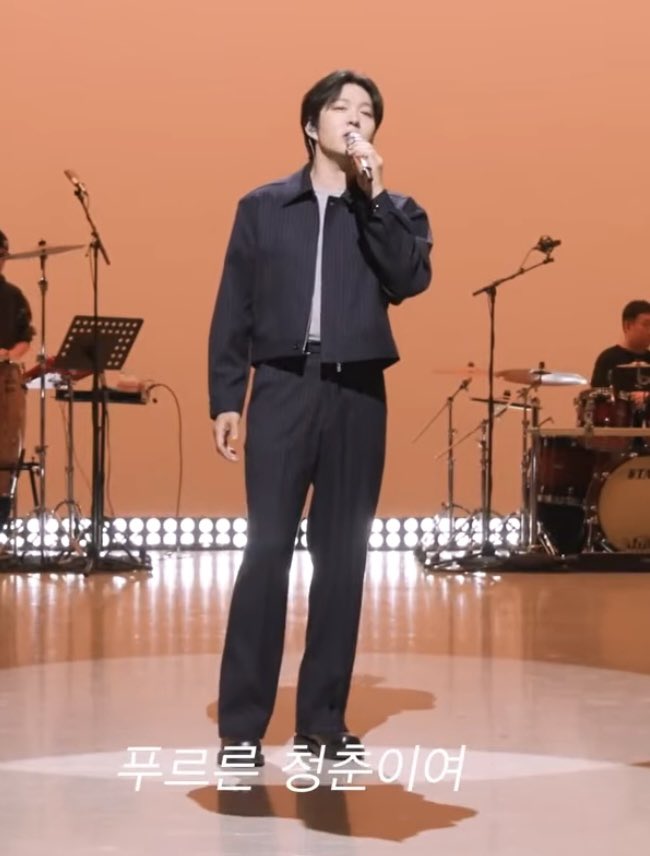 우땨 tweet media