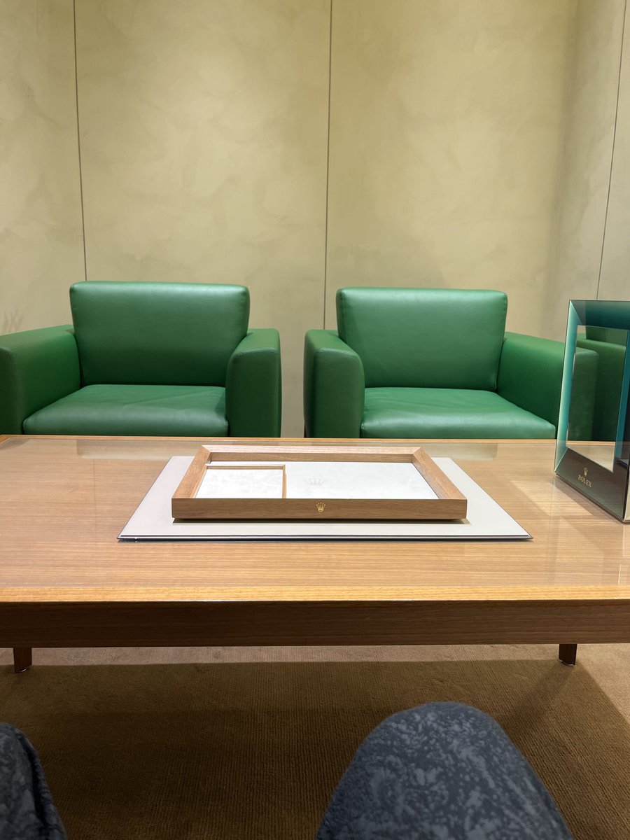 _o7963's tweet photo. 念願のデイトナ購入してきた⌚️
VIPルームぽい部屋に案内されてドキドキしながら待ってたら布にかかったデイトナが🥳
早速着けてお持ち帰りした🏠
しばらく物欲が満たされそう。
#ロレックス https://t.co/u8zUSCbFib