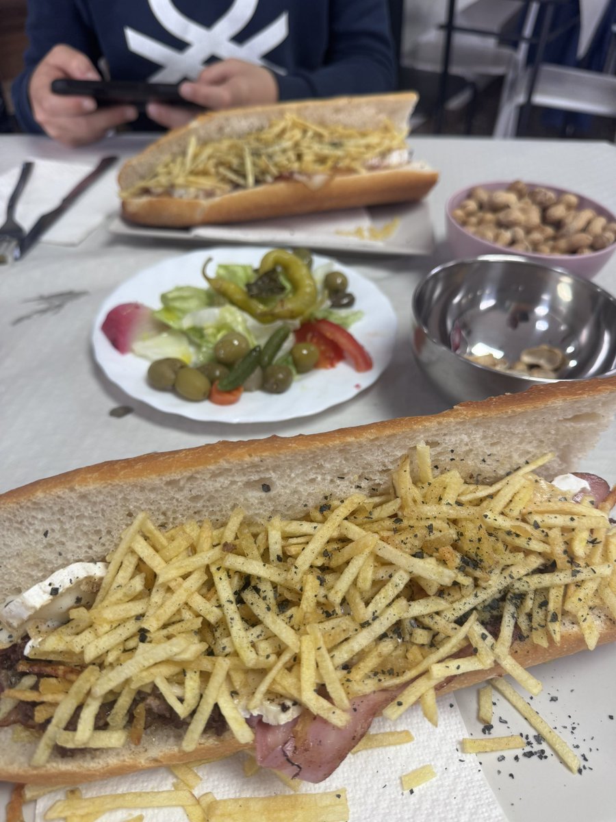 cacauencorfa's tweet photo. Tornem a esmorzar a L’Encontre #Algemesi Altra vegada el “Madurita”. Em done malicsia perquè esta brutal, pero vull tastar un altre i no puc…. Acabe demanant-lo!! 🤷🏻‍♂️🥜
(@pacolonso al menys ja no demane truita amb llonganisses 🤣)
Que paseu bon cap de setmana amigues i amics!🥜🥜 https://t.co/X87Dnbf5dO