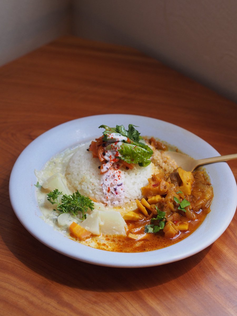Yukina Abe(and CURRY）@フライデーカレー発売中 tweet media