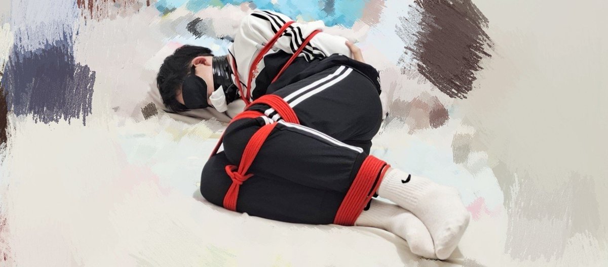 D5mD5's tweet photo. 好无聊~有无私信🤔
#捆绑 #白袜 #校服 #蒙眼堵嘴 https://t.co/ijuF2L4Sq1