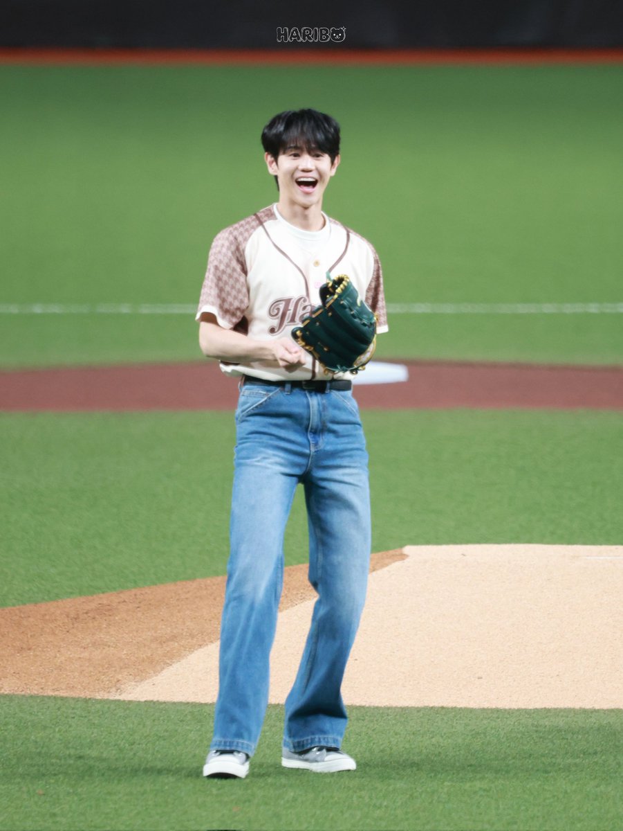 haribo_rang's tweet image. 260502 타이강 호크스 시구 preview

⚾️⚾️ 시구 과정을 담아보았슨 ⚾️ ⚾️ 

#하이라이트 #비스트 #Highlight #Beast
#윤두준 #양요섭 #이기광 #손동운
#두준 #요섭 #기광 #동운
#DUJUN #YOSEOP #GIKWANG #DONGWOON
