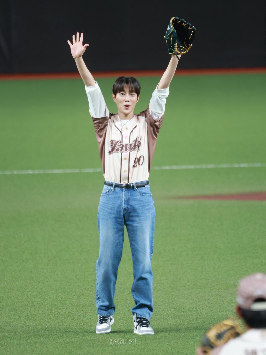 haribo_rang's tweet image. 260502 타이강 호크스 시구 preview

⚾️⚾️ 시구 과정을 담아보았슨 ⚾️ ⚾️ 

#하이라이트 #비스트 #Highlight #Beast
#윤두준 #양요섭 #이기광 #손동운
#두준 #요섭 #기광 #동운
#DUJUN #YOSEOP #GIKWANG #DONGWOON