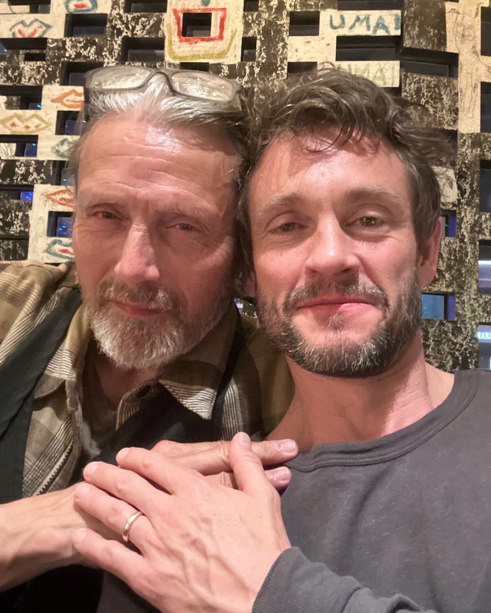 bIoodygraham's tweet photo. it has been a year since they got married https://t.co/Y0ZLrpTgCb
