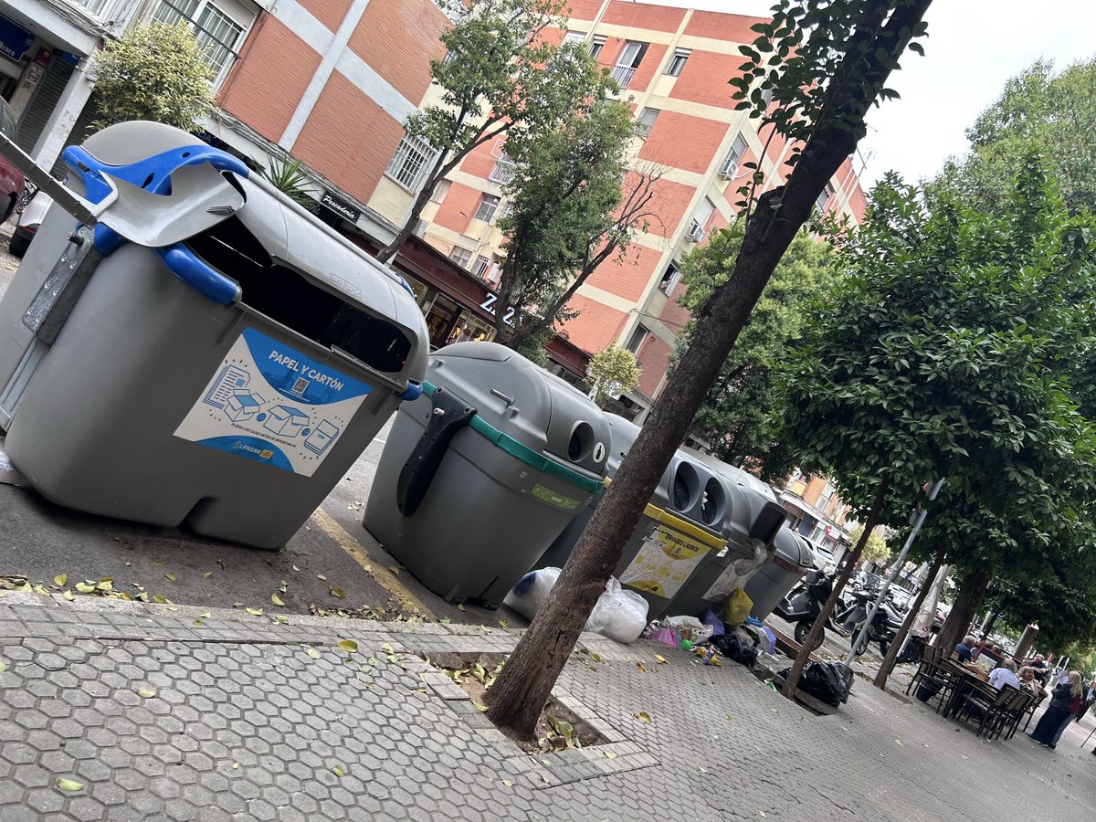 larahumanos's tweet photo. @LipasamSevilla @Ayto_Sevilla calle Santa Cecilia (Triana) https://t.co/OYLhtOnUZe