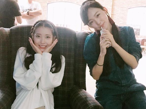miraliyana's tweet photo. Bringing this back when IU greeted Jin Kijoo during MBC Drama Awards last year 🥰🥹🥰🥹🥰🥹🥰🥹

(*The first greet is with Kijoo, 2nd greet is with Sejeong) https://t.co/INFmlrmHWB https://t.co/GRiNPAsUFW