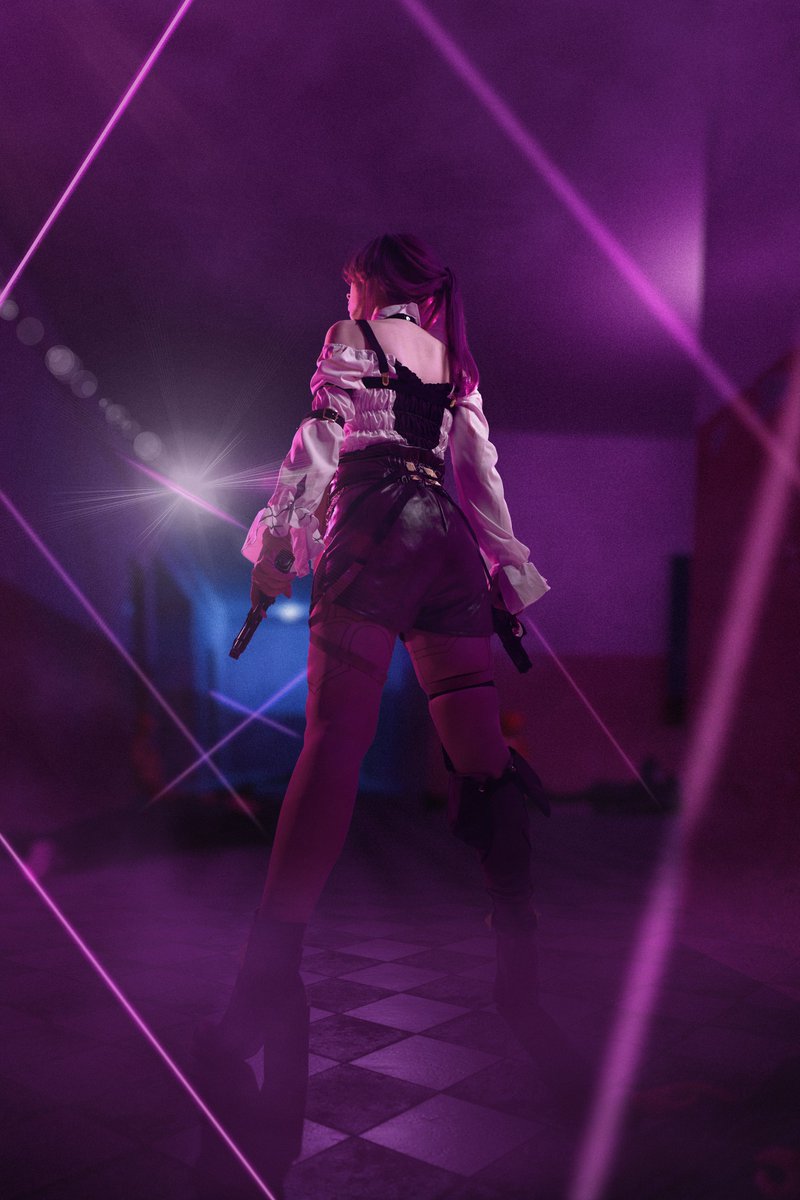 my cosplay Kafka from Honkai:Star Rail !  

#multiversevistas