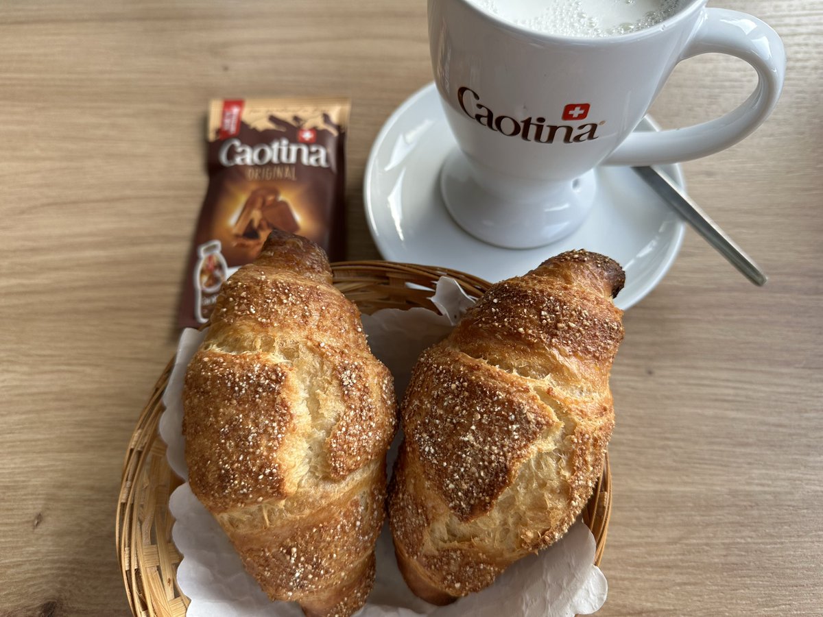 sofiehofmann's tweet image. Good Morning! 🌞 Simple Breakfast at Dahinden, Weggis, Switzerland 🇨🇭 

#switzerland #weggis #dahinden 

©SofieHofmann.com 
26050206074953075151
