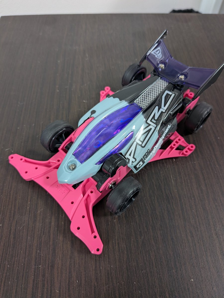 minagi006's tweet photo. ピンクシャーシ　意外と悪くないかも https://t.co/awkcPIBtRA
