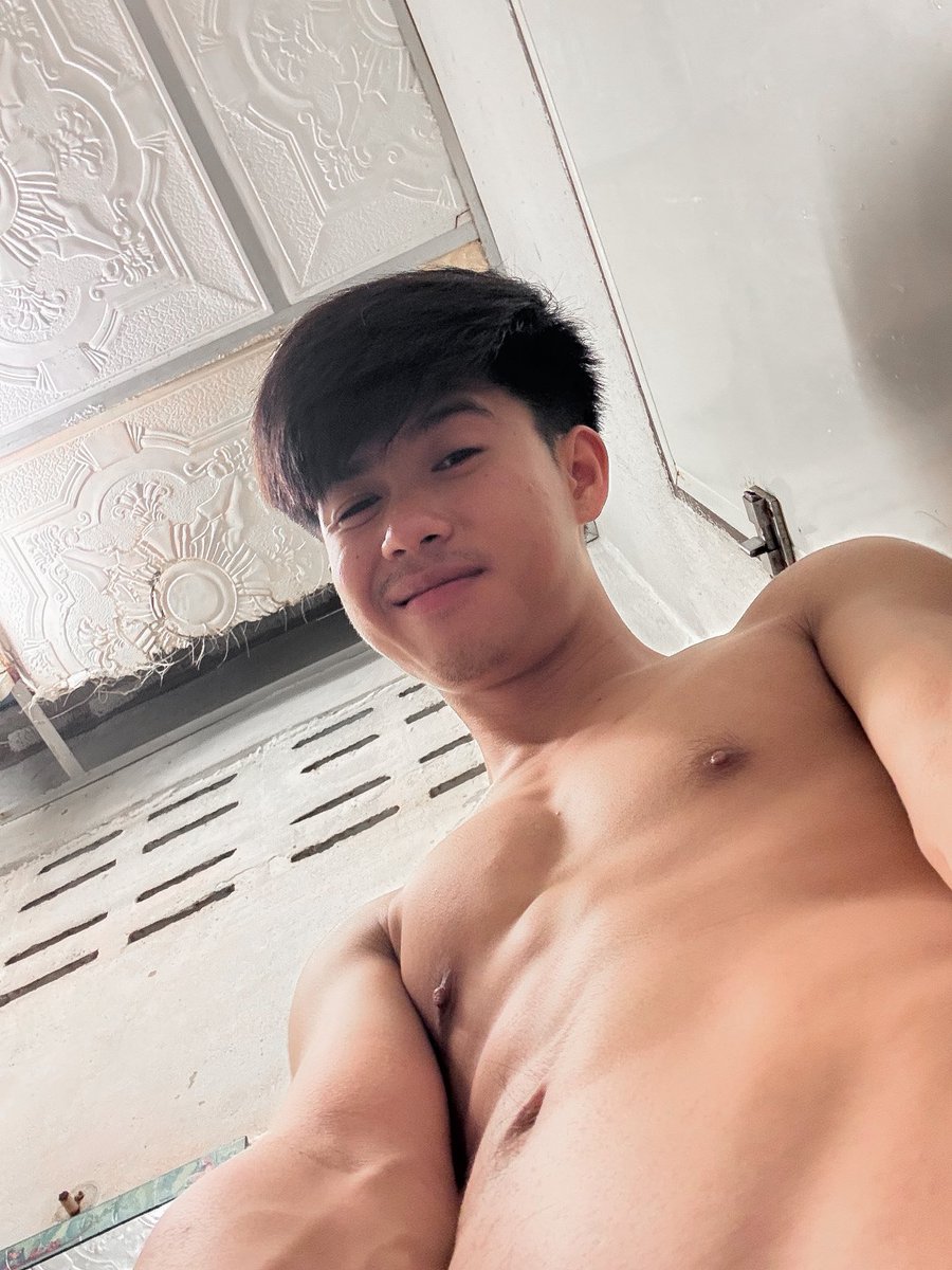 อยากมองตาพี่ มุมนี้จังเลยครับ 😉