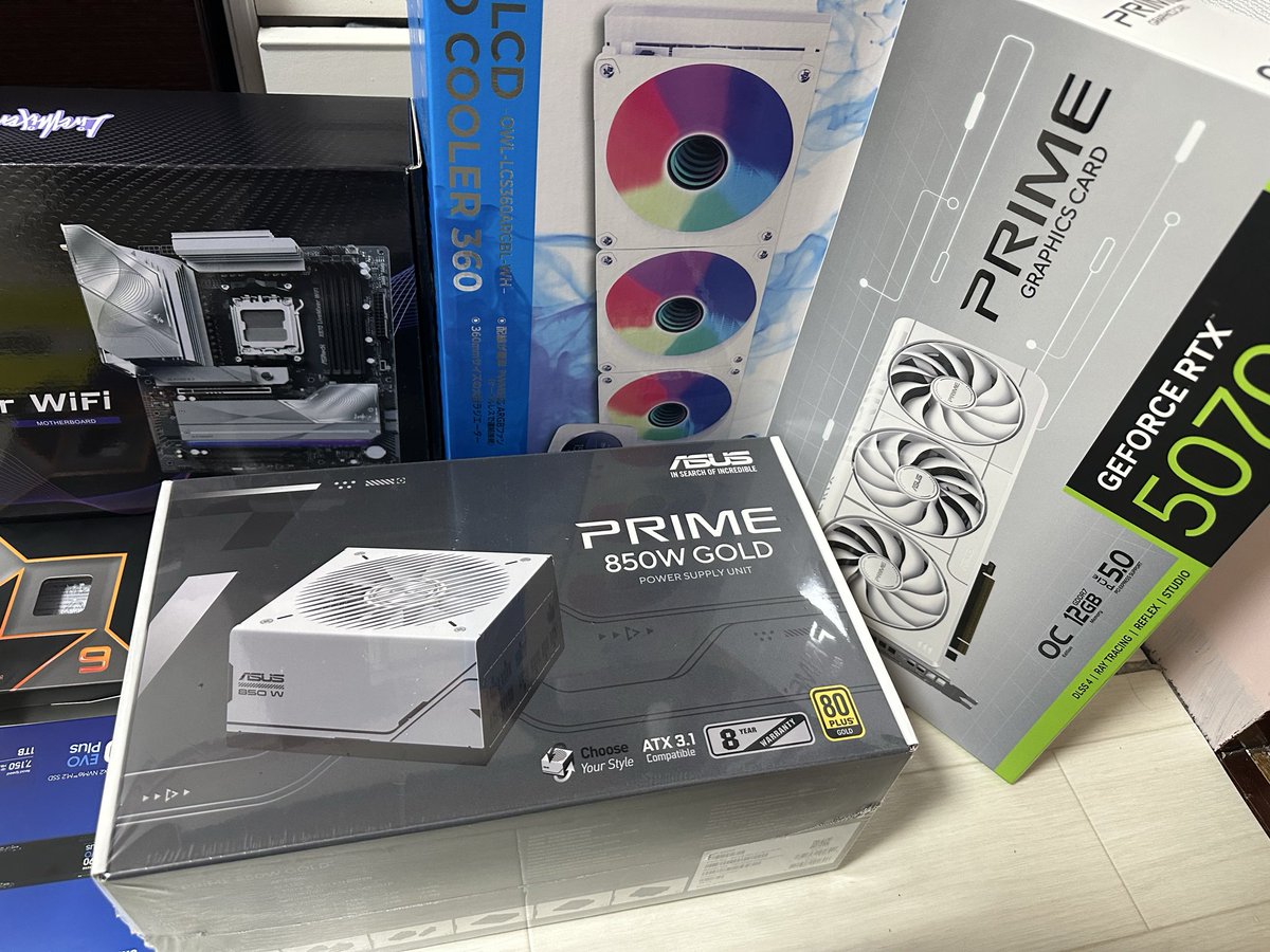 LISA_n0ir's tweet photo. CPUエラー起きてて悪戦苦闘したけど、無事OSインストールまでいったー RTX2070からの変化が楽しみ(((o(*ﾟ▽ﾟ*)o))) https://t.co/WezunQO1fc
