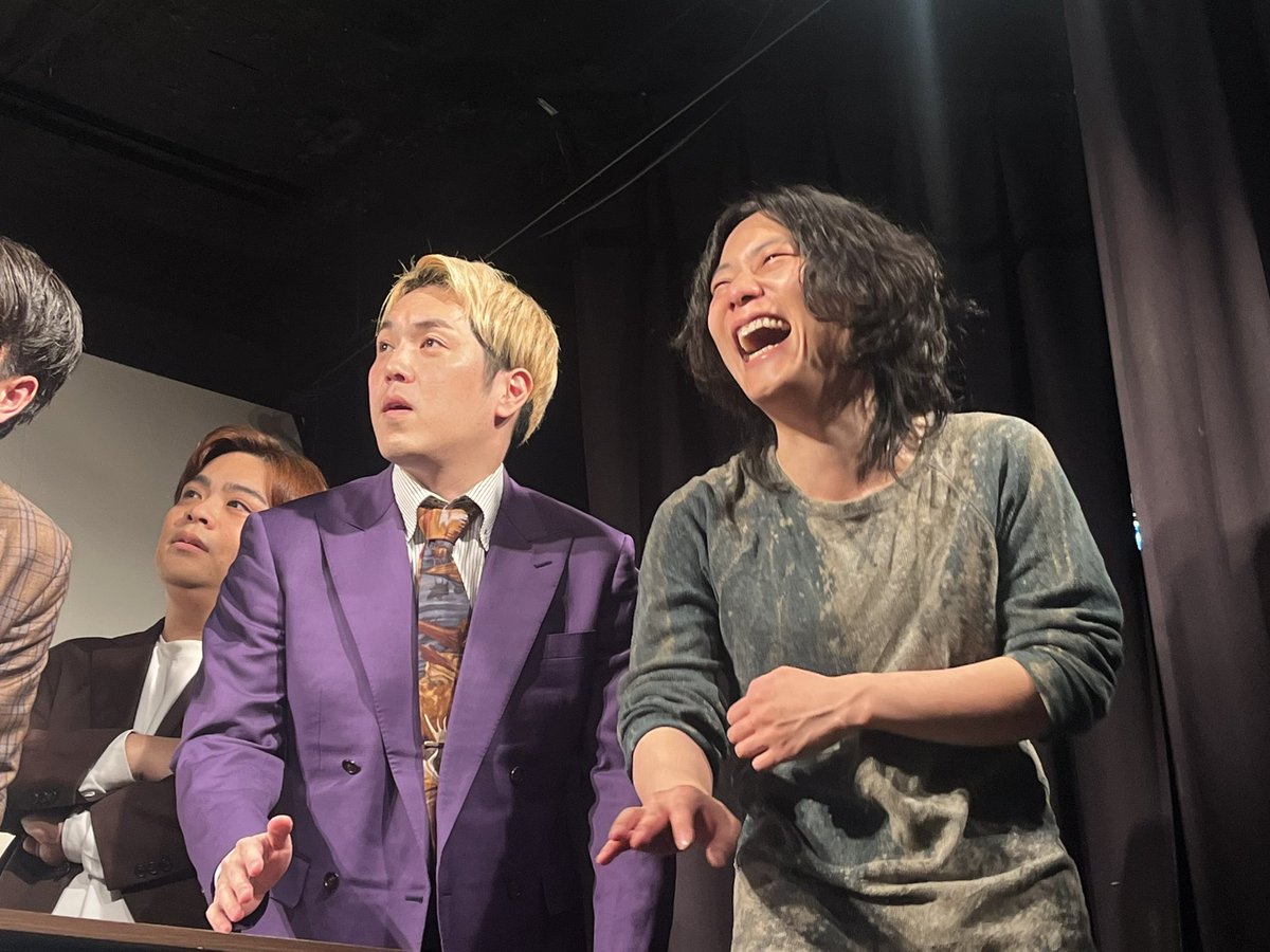 m_su1022's tweet photo. 5/29 バティオスでワイガヤ2部🎙️

久々のお笑いライブ、とても久々なワイガヤでした。ワイガヤは、たくさんの芸人さんが見れて本当に楽しい…！ニュース番組も女裁判長も最高でした。コーナーも、後半一緒で嬉���かった。久々のやてしゅん◎サルベース、軟水、寺田孝明さん、ジャンクも面白かったです！ https://t.co/lEmEMcpgZd