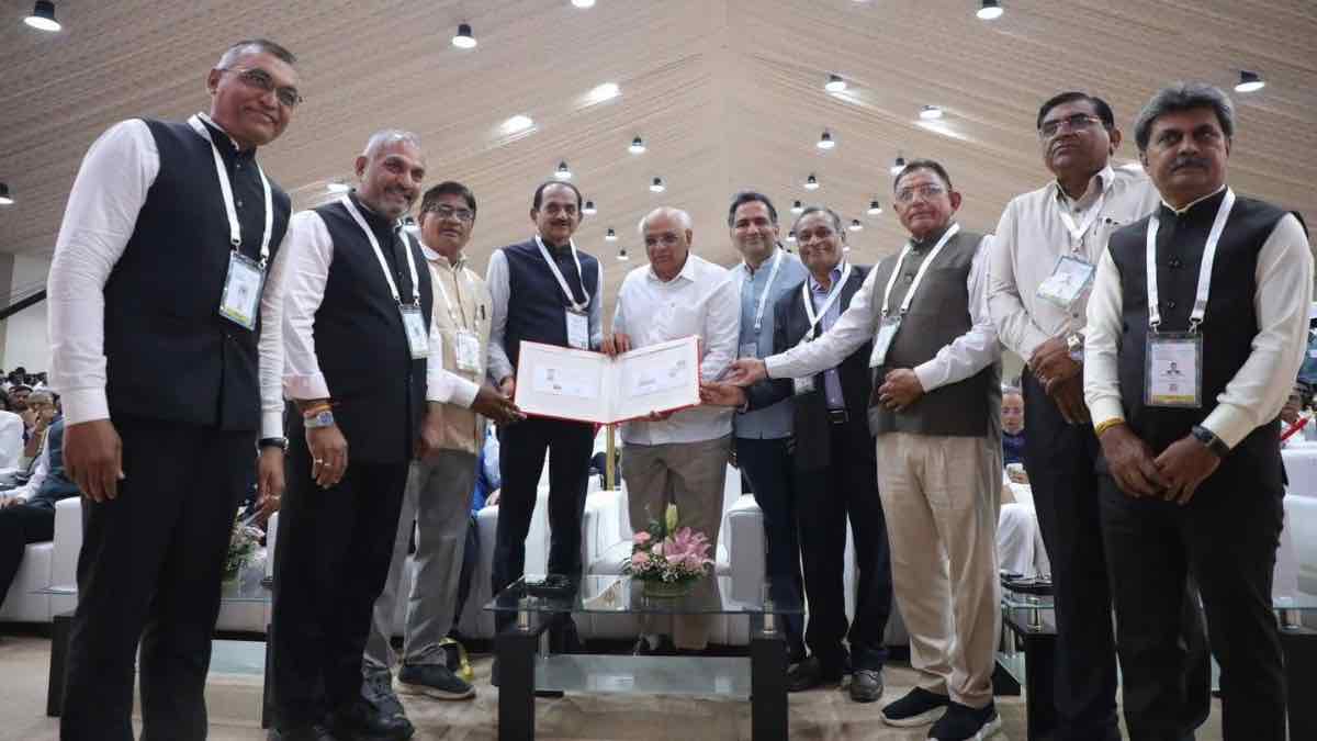 DiamondCityNews's tweet image. ‘સુરત કટ ડાયમંડ’ના સન્માનમાં ખાસ ટપાલ કવરનું વિમોચન

DIAMOND CITY NEWS, SURAT

#BhupendraPatel #DiamondCityNews #DiamondIndustry #DIAMONDNEWS #DiamondNewspaper #Diamonds #GITag #specialpostalcover #SuratDiamondAssociation #SuratDiamondCut #VibrantGujarat 

diamondcitynews.com/special-postal…