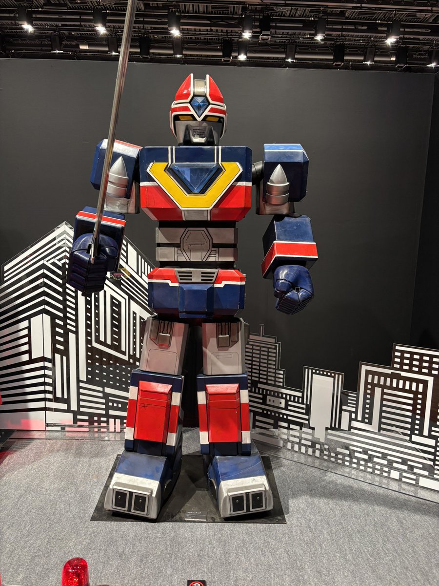 chibi00626's tweet photo. スーパー戦隊展にも行ってみた。平成、令和のヒーローは分からないけど昭和のヒーローなら分かる。40年前ぐらいかな⁉︎超合金のロボットにも憧れた。 https://t.co/fCzSajcNJE