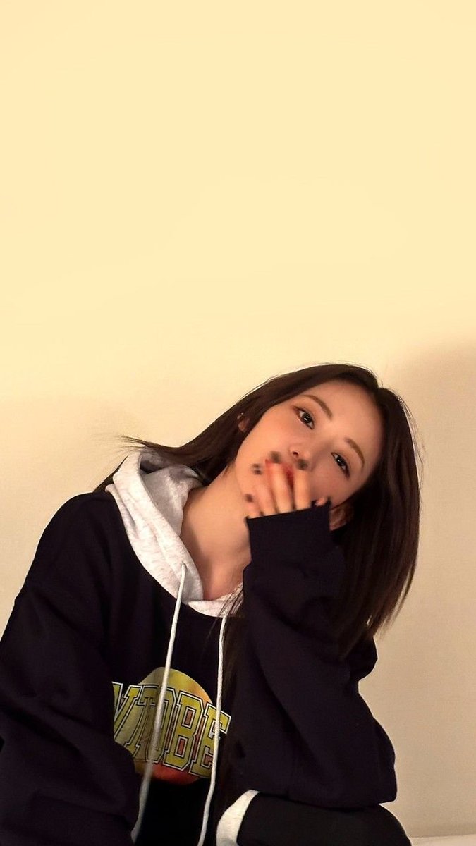 allaboutsakuraa's tweet photo. ㅤㅤㅤ
✿ warm light, soft gaze
a quiet tilt of her head—
like she’s holding a thought
she won’t say out loud

and somehow,
the moment stays a little longer ♡
ㅤㅤㅤ https://t.co/lE0Z503gBP