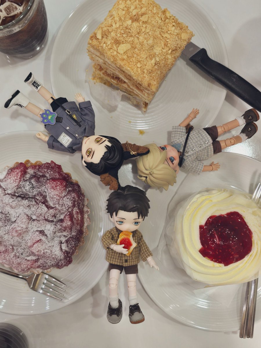 kimmobme's tweet photo. 서프젝에 온 돌메이트들이랑 https://t.co/vveckjPqHe