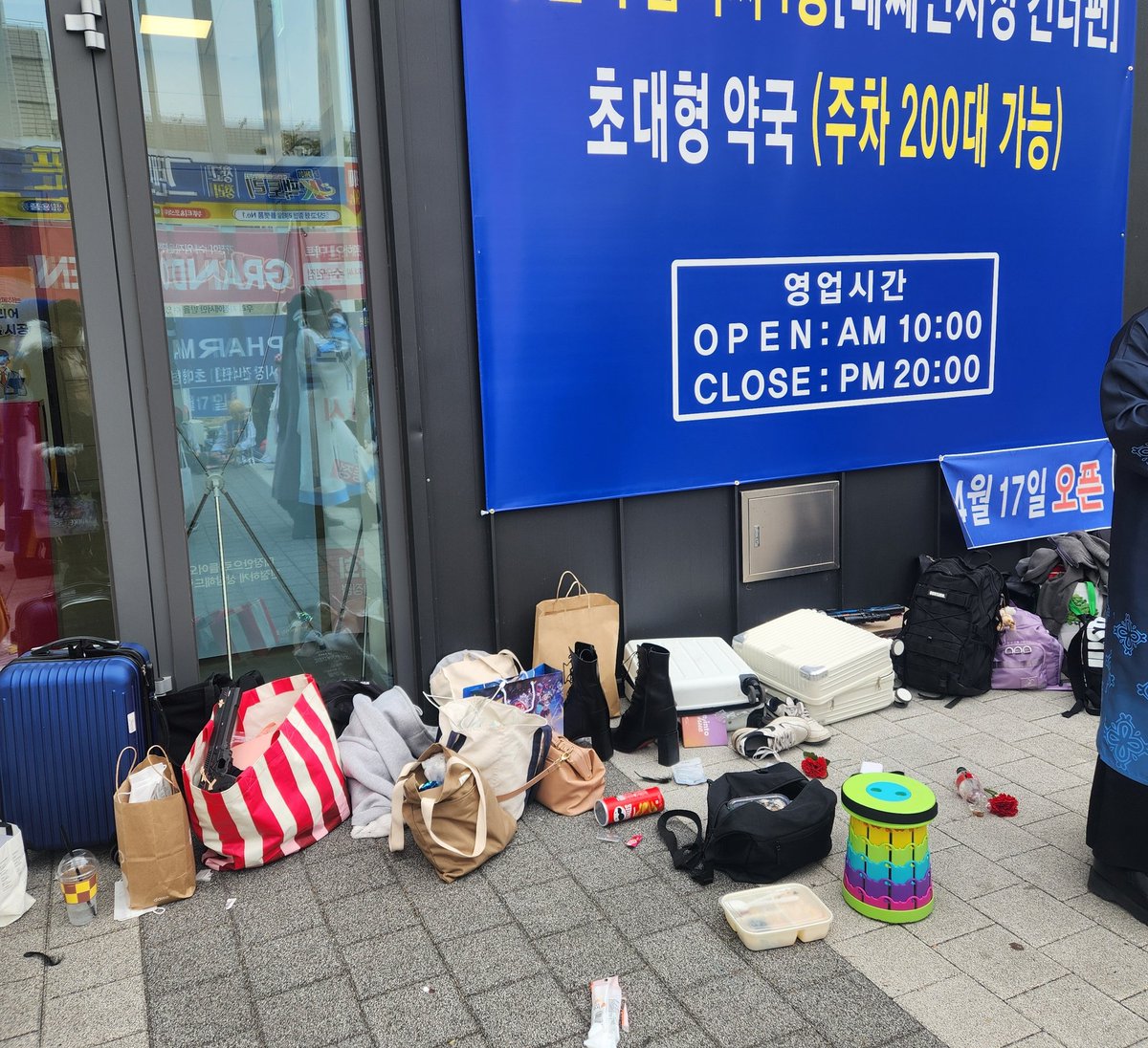 오타● tweet media