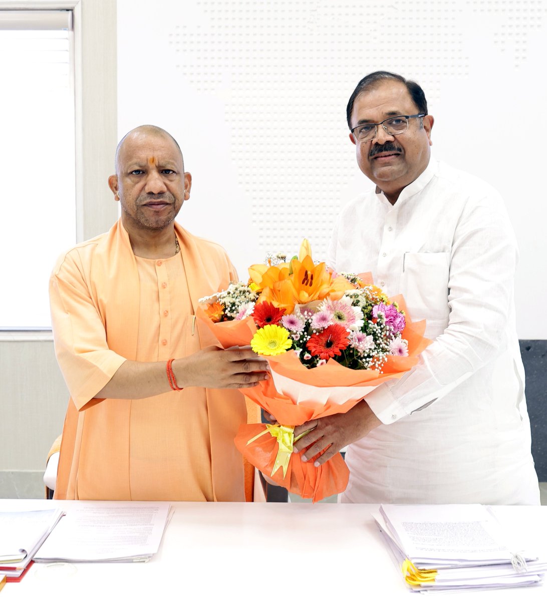Yogi Adityanath Office tweet media