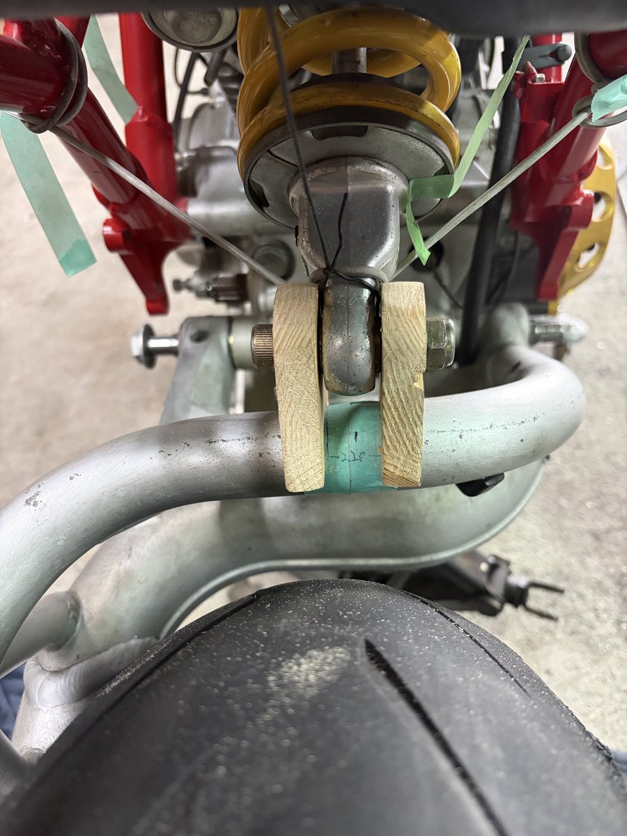 kazugarage09's tweet photo. ドゥカティSS900プロアーム化‼️
スイングアームサポート溶接してもらえるショップ見つけました👍
テンプレート作ってゴールデンウィーク明けにショップに持ち込み打ち合わせします。
#ドゥカティ
#SS900
#プロアーム化 https://t.co/jqr0nHP4gJ