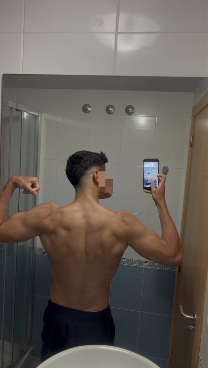 CashMaster02Mad's tweet photo. la espalda de un puto dios sin pump

a palmar maricones 🤑🤑🤑

#findom #gayfindom #alphamale https://t.co/14l3uQwvrd