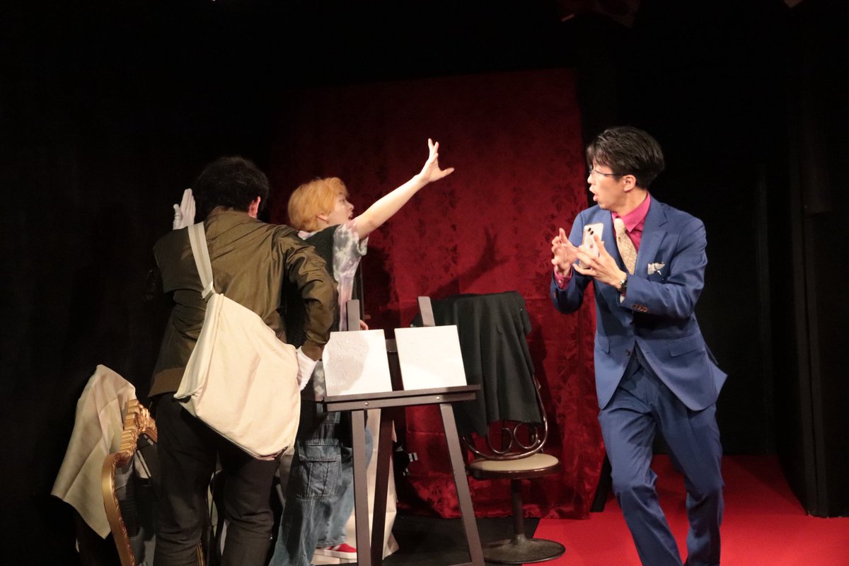 danwashitsu3's tweet photo. #悪談02 写真で振り返ろうのコーナー📸

『あのな。状況を解ってるか。作者でも不法侵入だ馬鹿、通報するぞ。』

￣￣￣V￣￣￣￣￣￣￣￣
　　資産家

撮影　井上芯 https://t.co/m1tNz38ejC